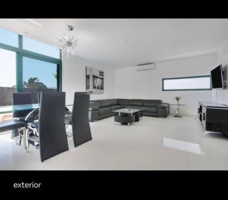 Spacious Private Villa & Private Heated Pool - Villa Sunshine Коста Тегисе Екстериор снимка